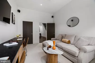 2041 Locust Street, Philadelphia, PA 19103 - Photo 7