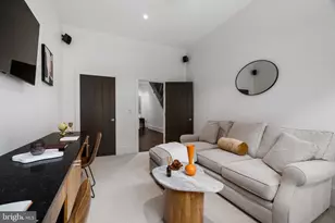 2041 Locust St, Philadelphia, PA 19103 - Photo 7