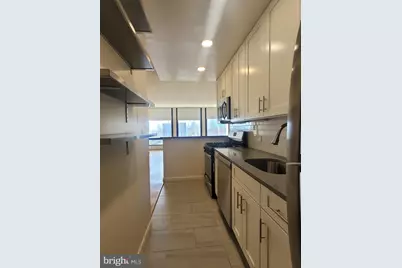 210 Locust Street #19FW, Philadelphia, PA 19106 - Photo 7