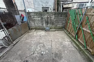 2025 N Lawrence St, Philadelphia, PA 19122 - Photo 9