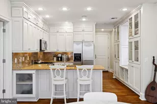 915 Clinton St, Philadelphia, PA 19107 - Photo 9