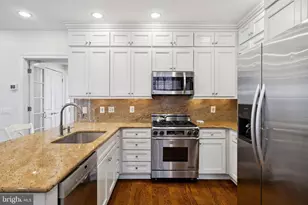 915 Clinton St, Philadelphia, PA 19107 - Photo 11