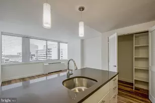 2200 Benjamin Franklin Pkwy, Philadelphia, PA 19130 - Photo 11