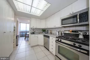 1326 Spruce St, Philadelphia, PA 19107 - Photo 7