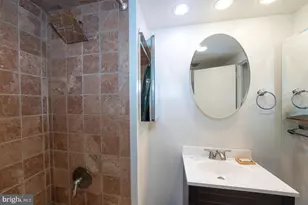 1326 Spruce St, Philadelphia, PA 19107 - Photo 17