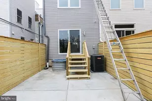 2055 Tasker St, Philadelphia, PA 19145 - Photo 11