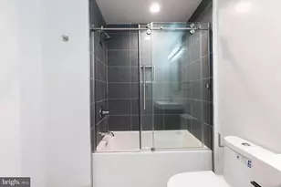 2055 Tasker St, Philadelphia, PA 19145 - Photo 19