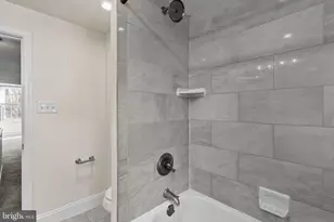 760 N Bucknell St, Philadelphia, PA 19130 - Photo 21