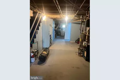 422 W Annsbury Street, Philadelphia, PA 19140 - Photo 21