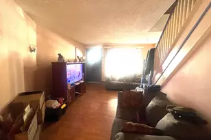 422 W Annsbury St, Philadelphia, PA 19140 - Photo 5