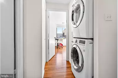 1137 Pine Street E #300, Philadelphia, PA 19107 - Photo 17