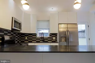 2609 Ingersoll St, Philadelphia, PA 19121 - Photo 9