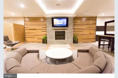 811-1 Filbert Street #310, Philadelphia, PA 19107 - Photo 3