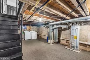 811 W Schiller St, Philadelphia, PA 19140 - Photo 17