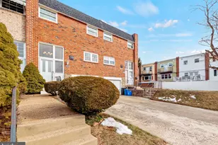 3602 Essex Ln, Philadelphia, PA 19114 - Photo 3