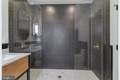 2530 W Girard Avenue, Philadelphia, PA 19130 - Photo 17