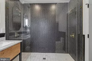 2530 W Girard Ave, Philadelphia, PA 19130 - Photo 17