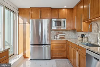 717 S Chris Columbus Boulevard #802, Philadelphia, PA 19147 - Photo 17