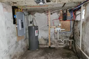 2043 S Aikens St, Philadelphia, PA 19142 - Photo 15