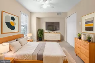 909 N 19th St, Philadelphia, PA 19130 - Photo 1