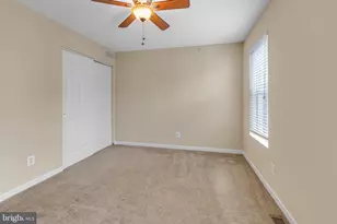 909 N 19th St, Philadelphia, PA 19130 - Photo 9