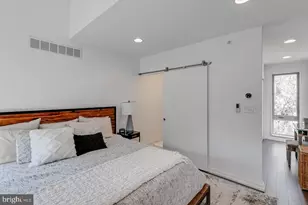 938 N Leithgow St, Philadelphia, PA 19123 - Photo 9