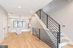 909 Emily St, Philadelphia, PA 19148 - Photo 3