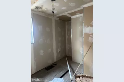 1924 W Westmoreland Street, Philadelphia, PA 19140 - Photo 9