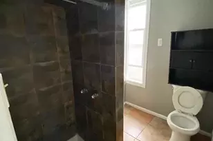 635 W York St, Philadelphia, PA 19133 - Photo 15