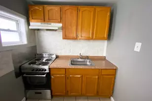 635 W York St, Philadelphia, PA 19133 - Photo 11