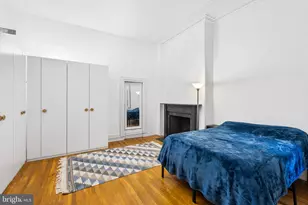 1033 Spruce St, Philadelphia, PA 19107 - Photo 13