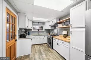 2425 Sepviva St, Philadelphia, PA 19125 - Photo 11