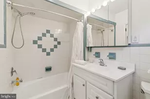 2126 St James Pl, Philadelphia, PA 19103 - Photo 21