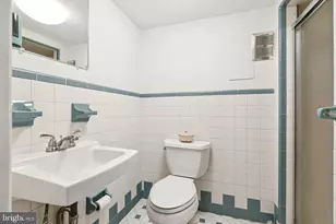2126 St James Pl, Philadelphia, PA 19103 - Photo 35