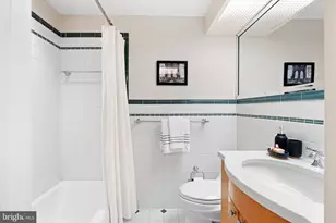 2131 Delancey Pl, Philadelphia, PA 19103 - Photo 23