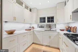 2131 Delancey Pl, Philadelphia, PA 19103 - Photo 15