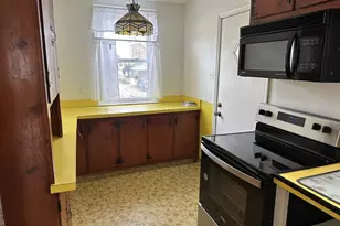 1215 Englewood St, Philadelphia, PA 19111 - Photo 7