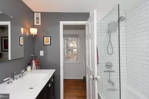 212 Carpenter St, Philadelphia, PA 19147 - Photo 11