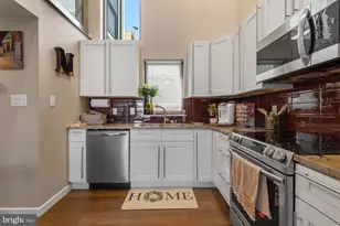 1142 Crease St, Philadelphia, PA 19125 - Photo 3