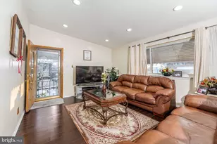 403 Regina St, Philadelphia, PA 19116 - Photo 3