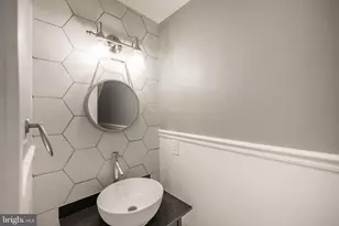 1814 Christian St, Philadelphia, PA 19146 - Photo 17