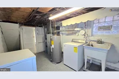 431 W Wellens Avenue, Philadelphia, PA 19120 - Photo 27