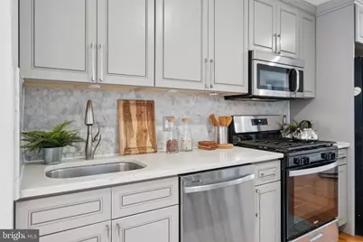 2435 Christian Street, Philadelphia, PA 19146 - Photo 17