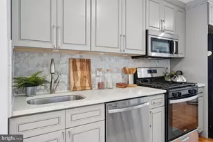 2435 Christian St, Philadelphia, PA 19146 - Photo 17