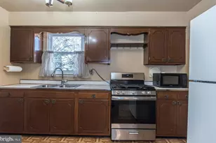 10650 Halstead St, Philadelphia, PA 19116 - Photo 9