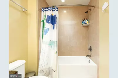 500 Admirals Way #214, Philadelphia, PA 19146 - Photo 19