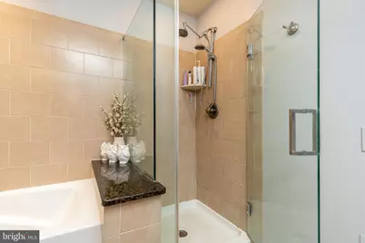 500 Admirals Way #214, Philadelphia, PA 19146 - Photo 11