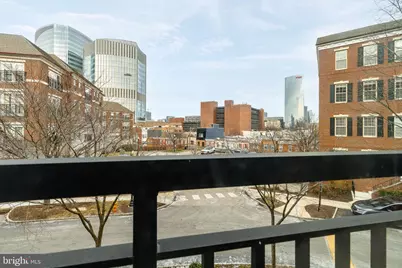 500 Admirals Way #214, Philadelphia, PA 19146 - Photo 17