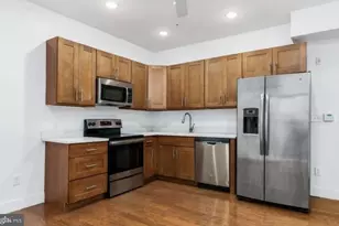 1637 Poplar St, Philadelphia, PA 19130 - Photo 3