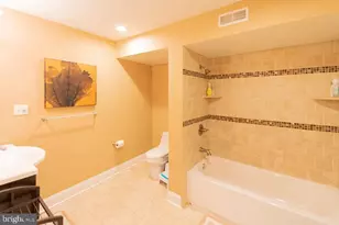 2107 Carpenter St, Philadelphia, PA 19146 - Photo 21